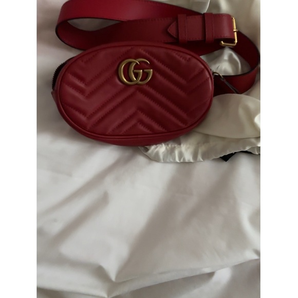 Gucci hot red Marmount belt bag! This hot mama is barely worn and super hot! - Picture 7 of 8